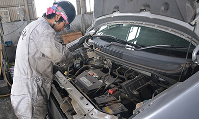 産業廃棄物として処理業者に委託